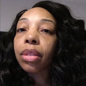 Meet your Posher, Monique